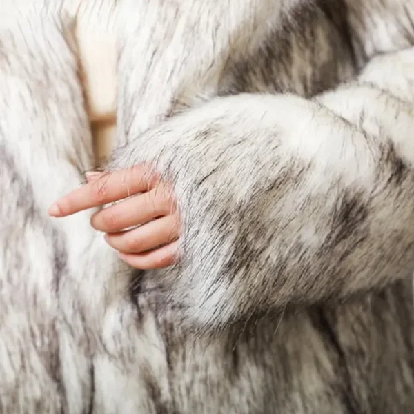 New Faux Fur Coat, Casual and Stylish Women&#039;s Coat Made of Faux Fox Fur, Oversized Design, and Relaxed Fit