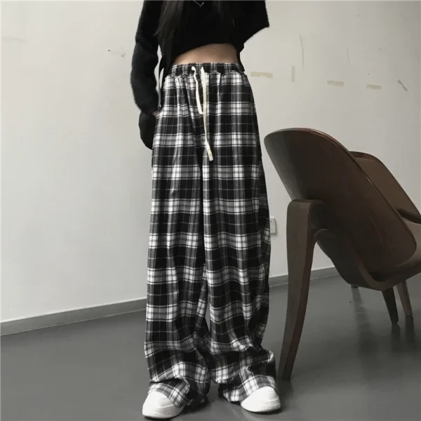 Oversize Women Sweatpants Fashion Comfy Loose Black Plaid Casual Pants Baggy Elastic Waist Pockets Student Unisex Hip Hop Loose Trousers