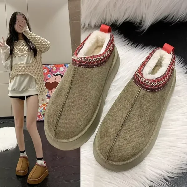 Shearling snow boots